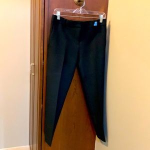 Ann Taylor Devin fit black dress pant size 6.